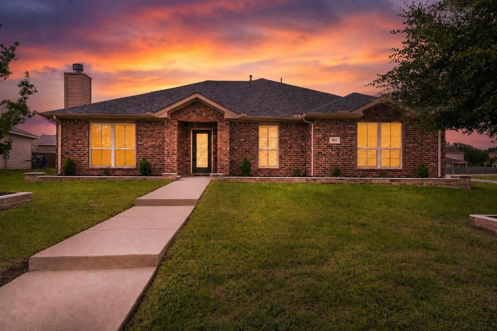 602 Hearthstone Drive, Lancaster