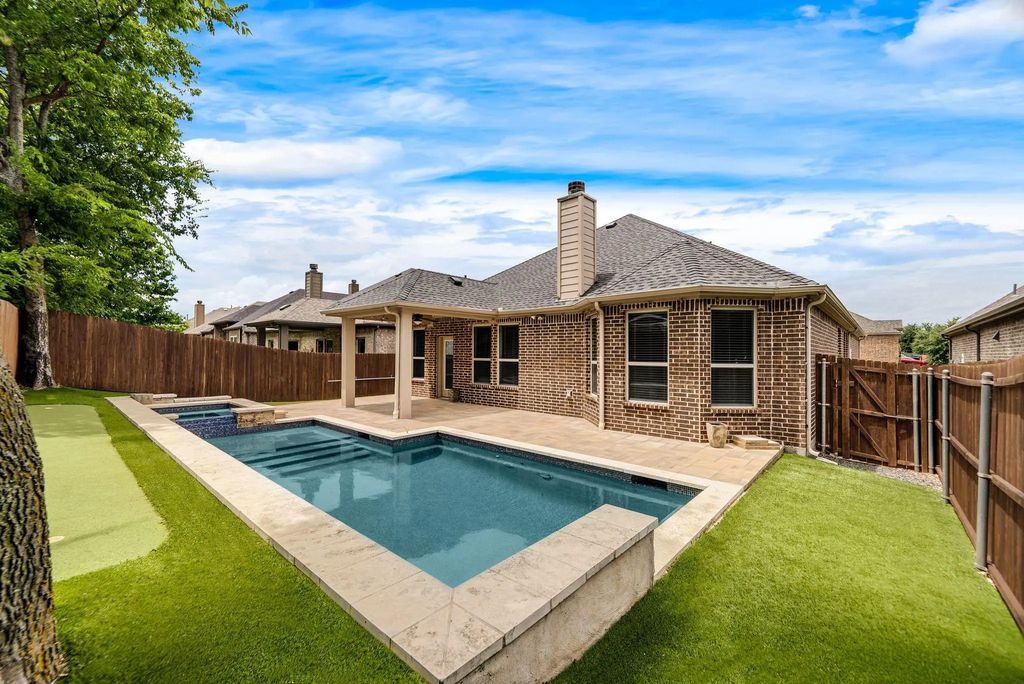 1012 Lake Sierra Way, Little Elm