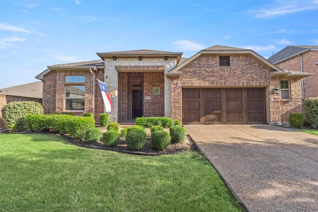 820 Wilmington Lane, Aubrey