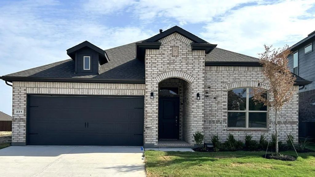 221 Lunayena Road, Rhome
