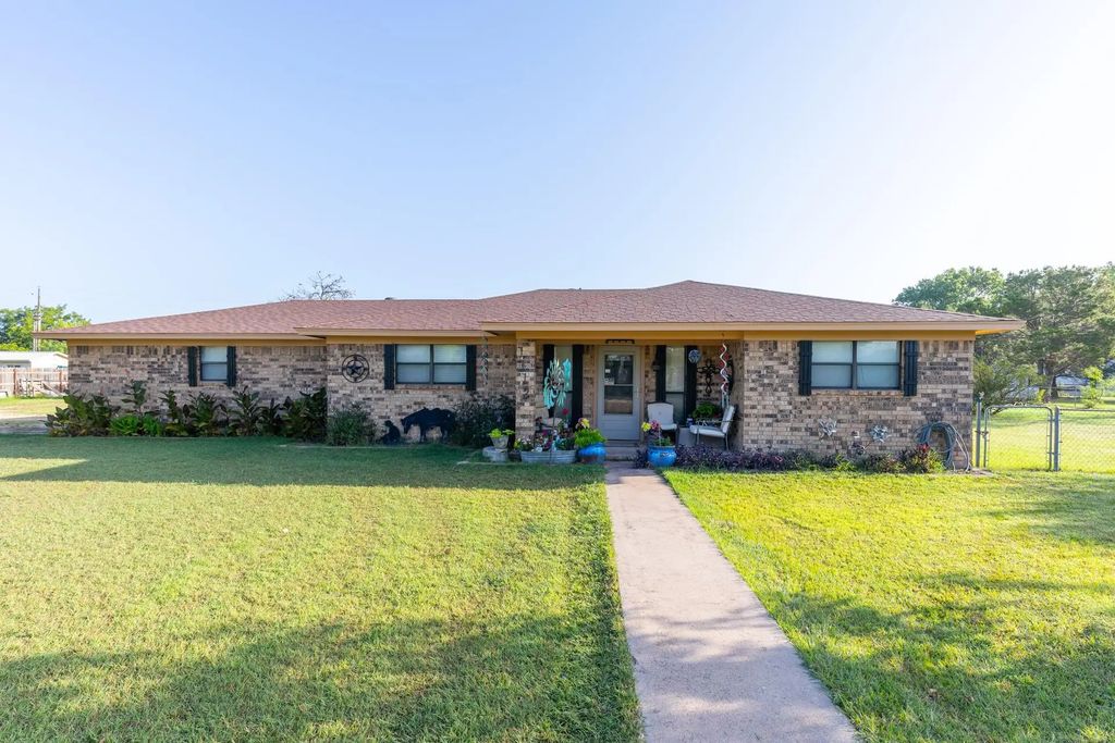 1112 Shaney Lane, Clyde