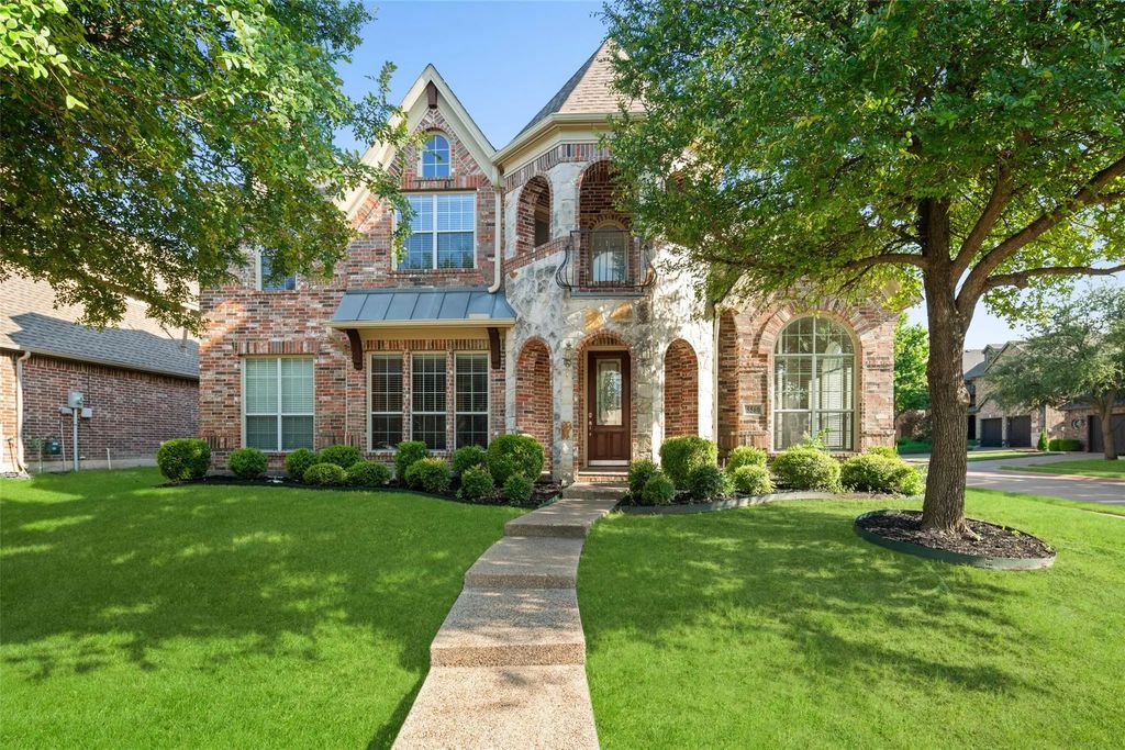 5560 Emerson Court, Fairview