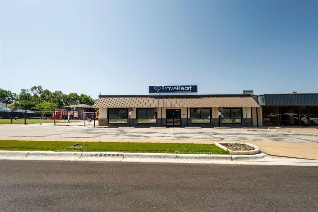 1008 W Main Street, Arlington