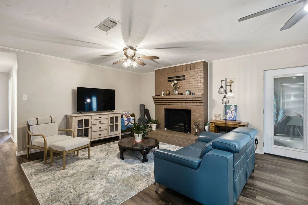 505 Fm 157, Maypearl
