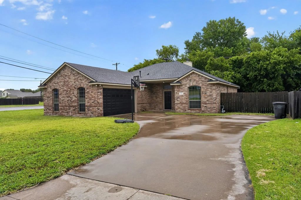 1301 Hyde Park Boulevard, Cleburne