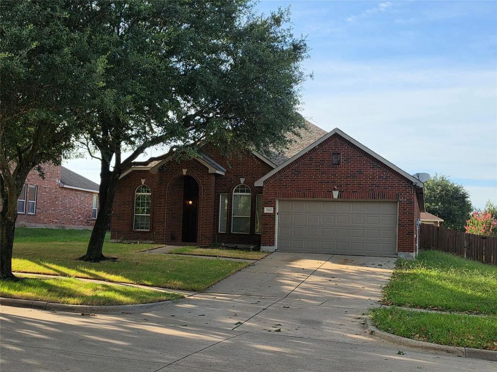 1743 Summerwood Lane, Cedar Hill