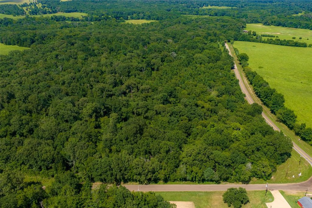 N Fm 319, Elkhart