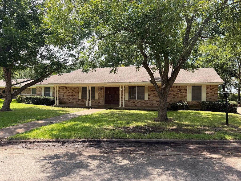 1402 Circle Drive, Cooper