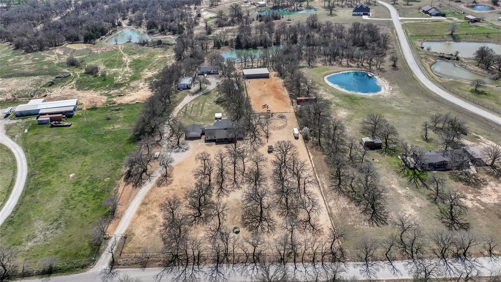 289 County Road 3550, Paradise