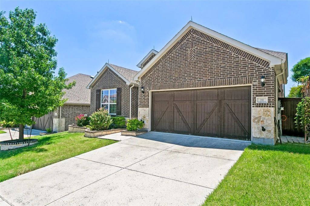 211 Copper Canyon Drive, Lewisville