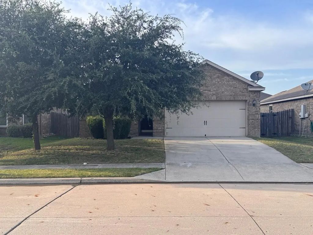 231 Lamont Road, Anna