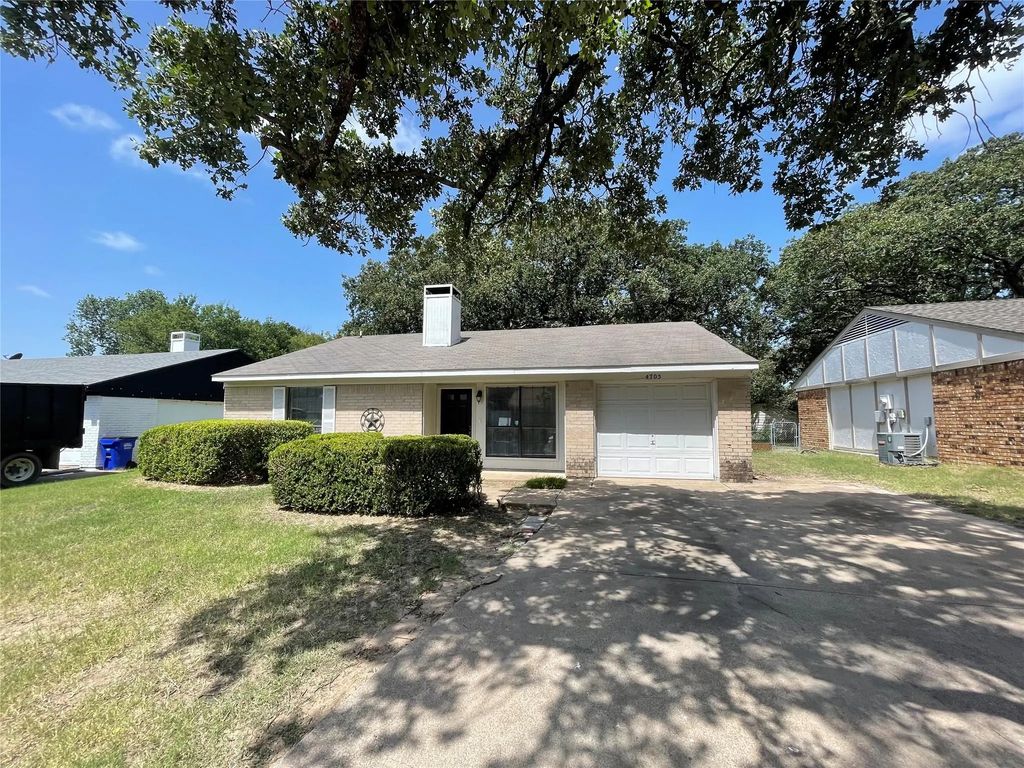 4705 Kristie Drive, Balch Springs