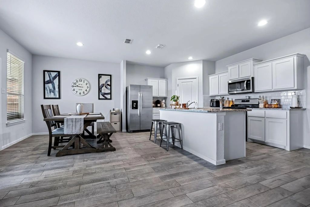 5208 Petal Meadows Drive, Fort Worth