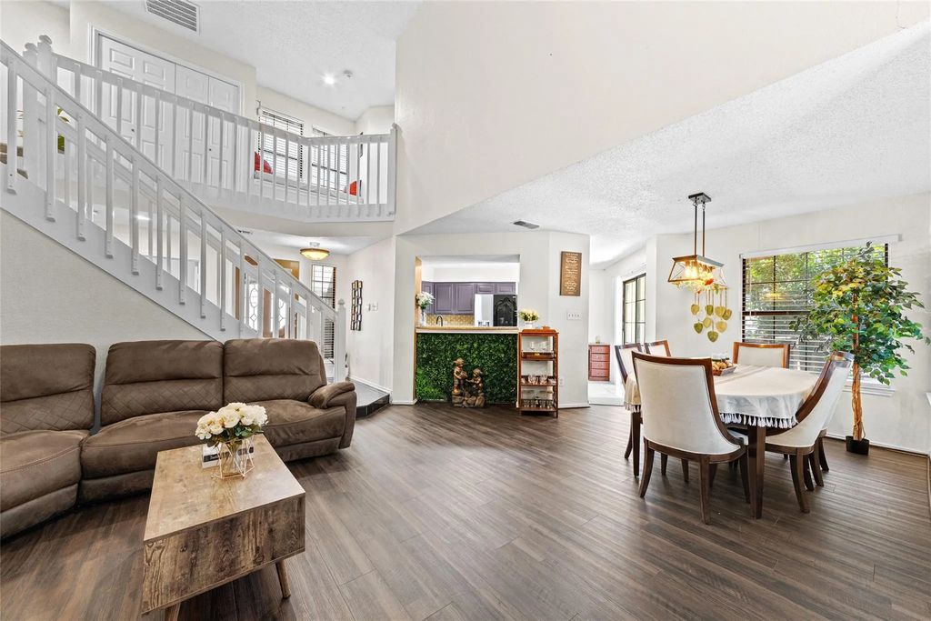 420 Santa Fe Trail 123, Irving
