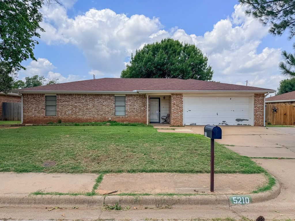 5210 Wildwood Drive, Wichita Falls