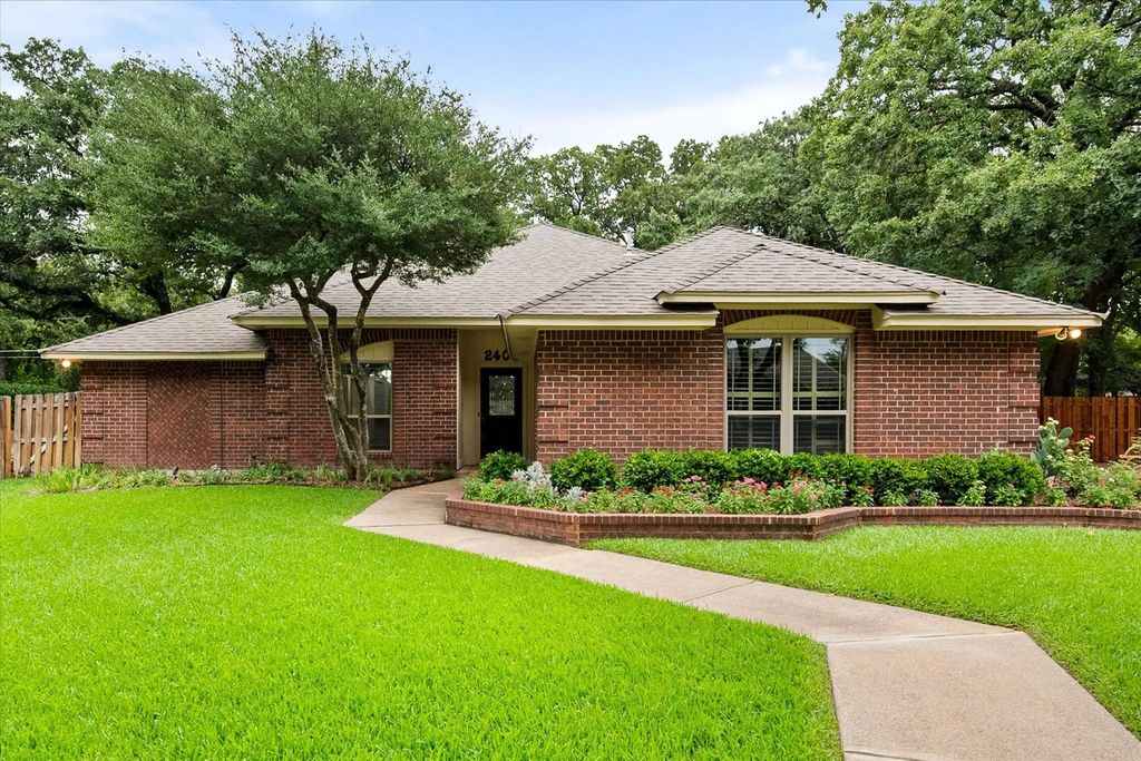 2403 Oak Shadow Court, Arlington