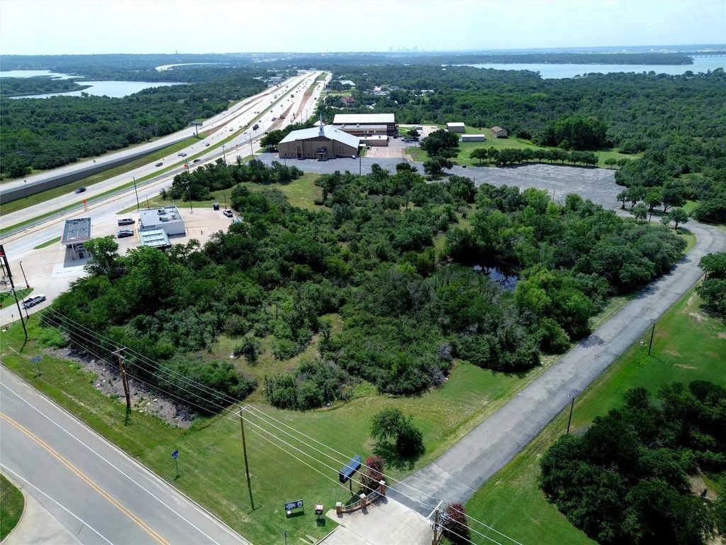 8677 Jacksboro Highway, Lakeside