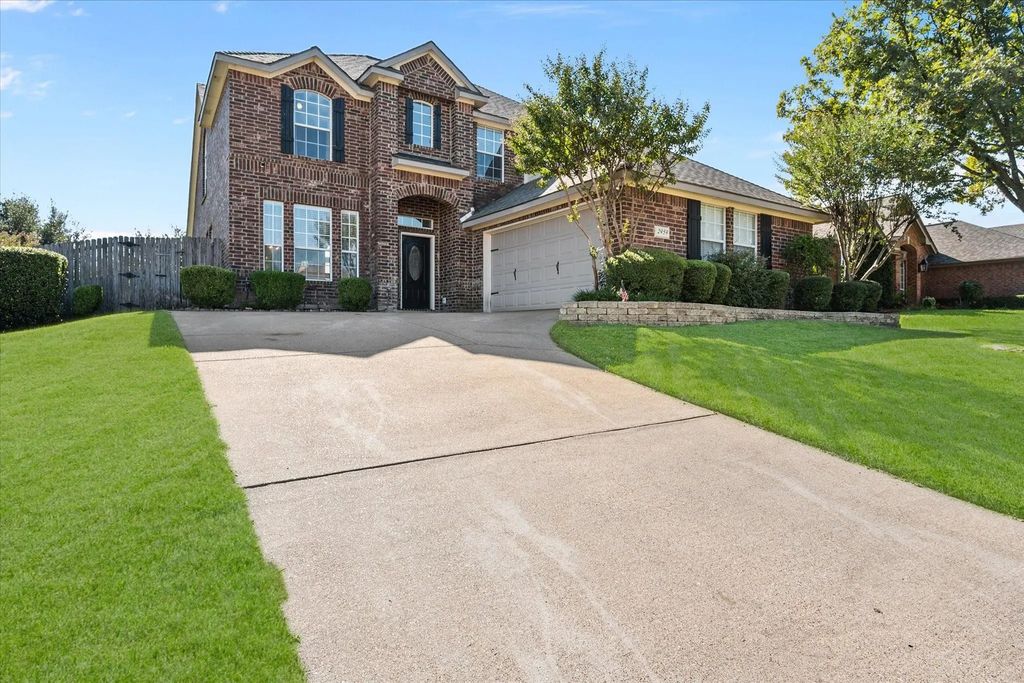 2959 Masters Court S, Burleson