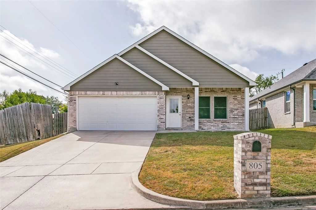 805 N Ridge Drive, White Settlement