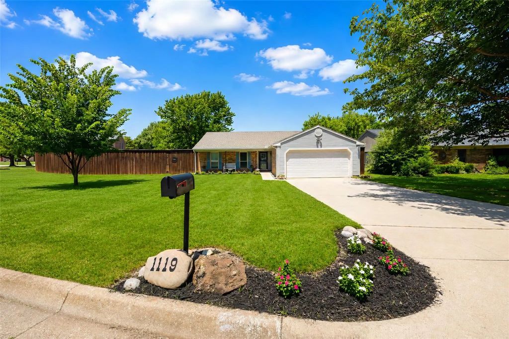 1119 Normandy Drive, Grapevine