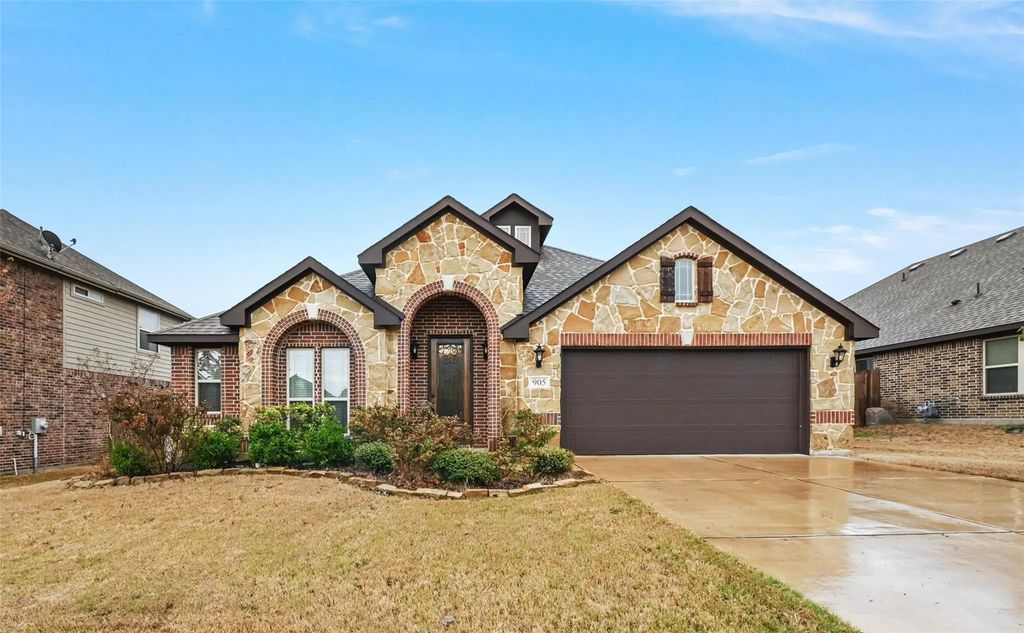 905 Foxtail Drive, Mansfield