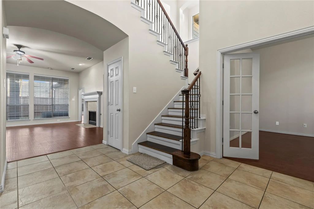 8302 Munich Drive, Rowlett