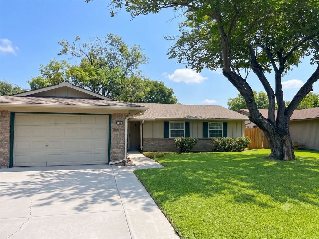 606 Oxford Park, Garland