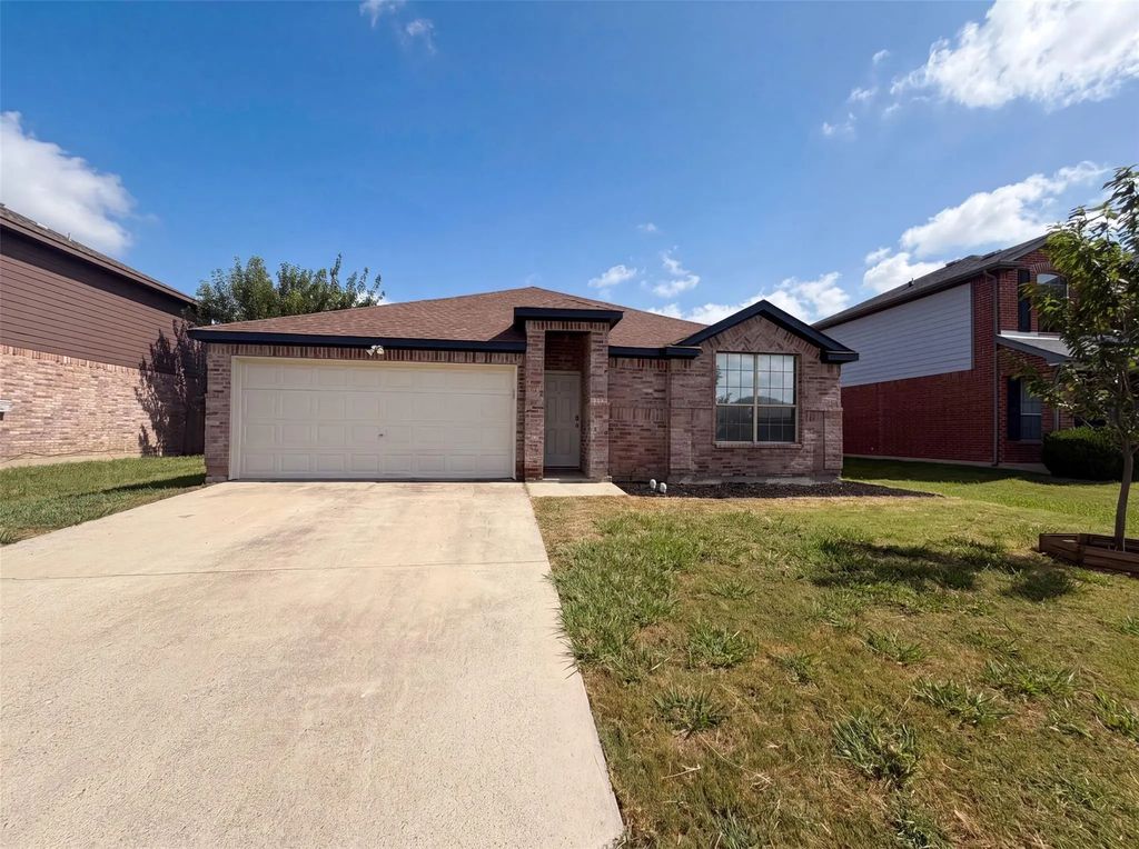 143 Pintail Lane, Sanger