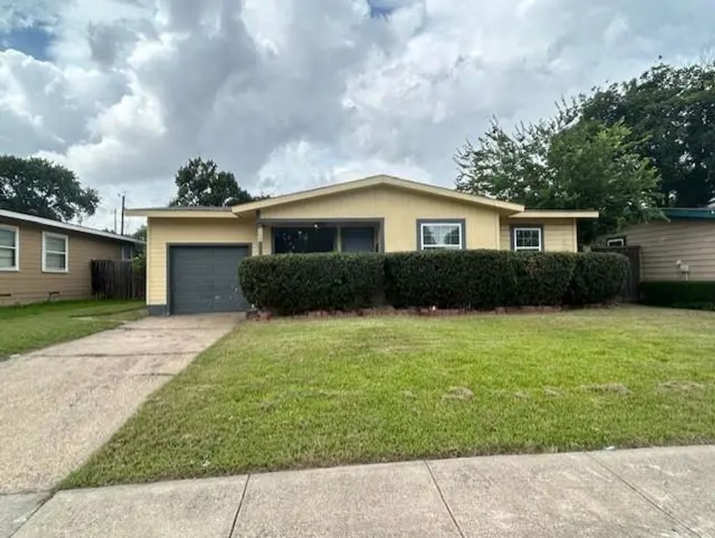 209 E Linda Drive, Garland