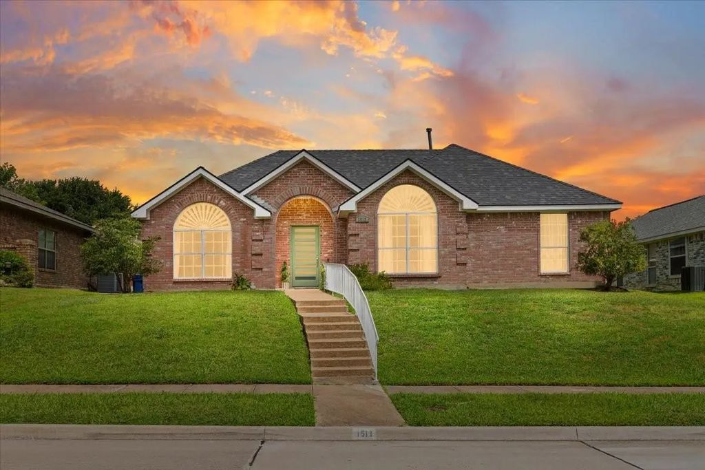 1513 Knob Hill Drive, Garland