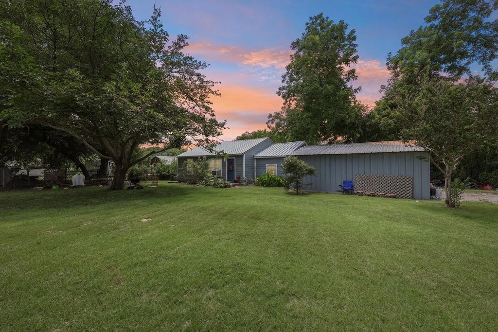 9490 County Road 443, Princeton