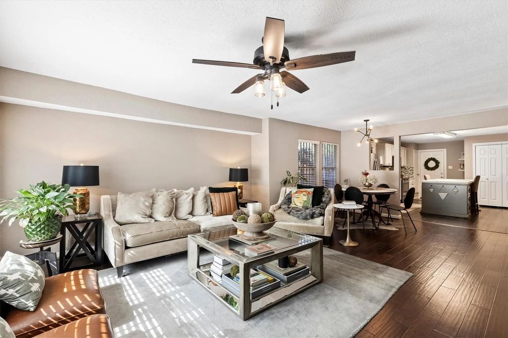 1130 S Montreal Avenue, Dallas