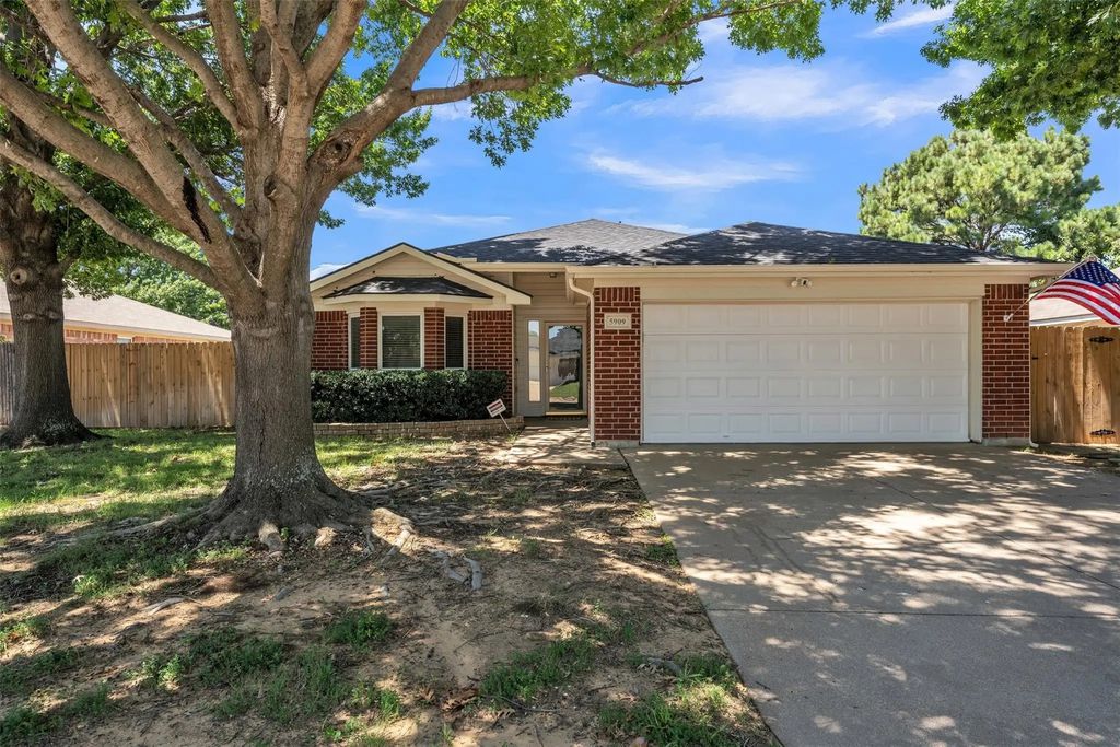 5909 Colebrook Court, Arlington