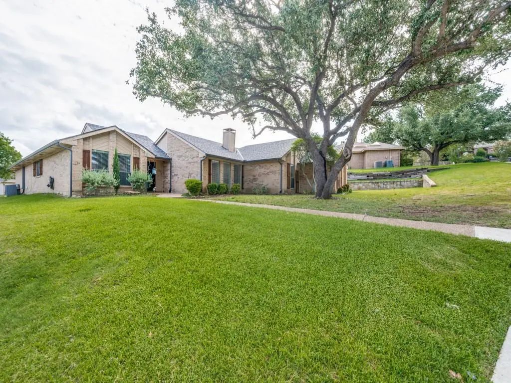 2702 Lookout Place, Carrollton