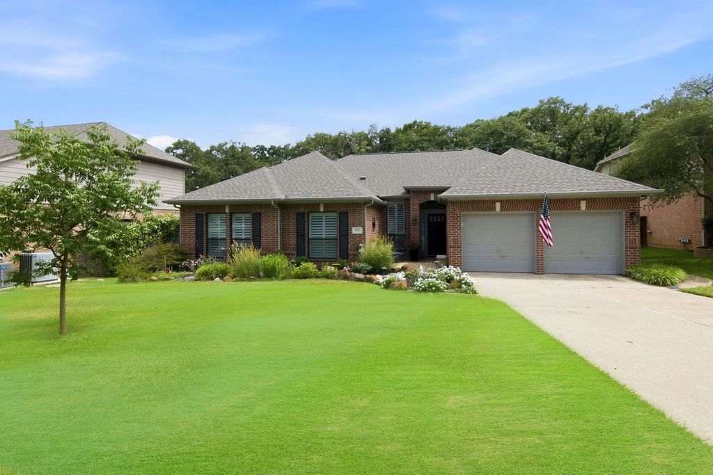 2702 Pinehurst Drive, Grapevine