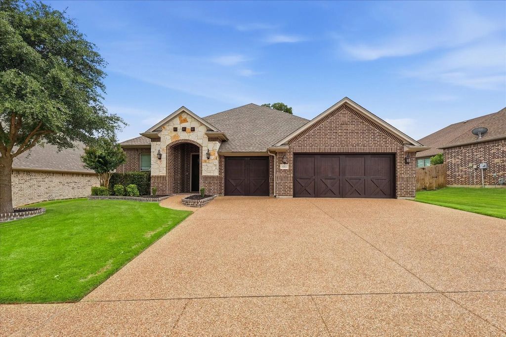 1004 Forest Hill Drive, Weatherford