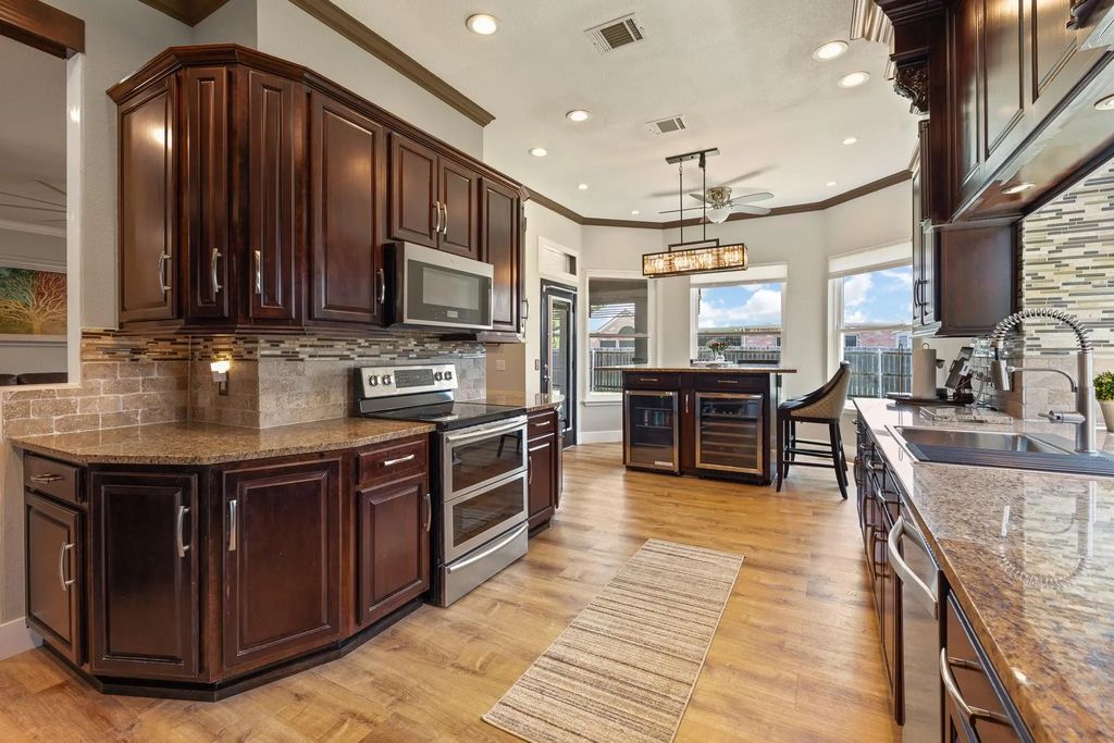 2814 Saint Maria Drive, Mansfield
