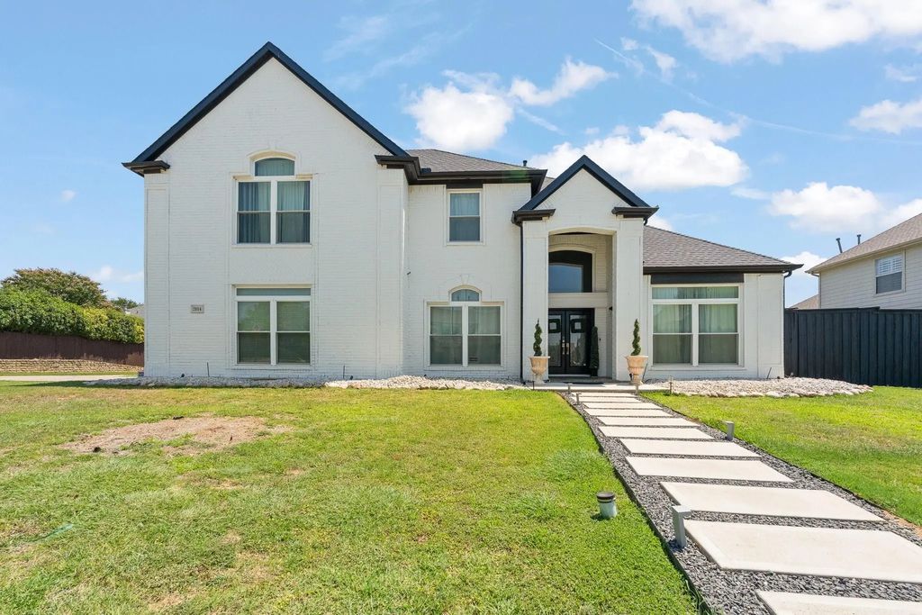 2814 Saint Maria Drive, Mansfield