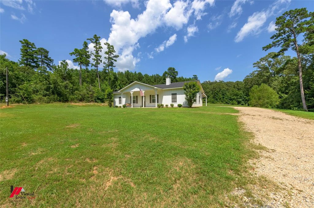 1320 Fuller Cemetery Road, Minden