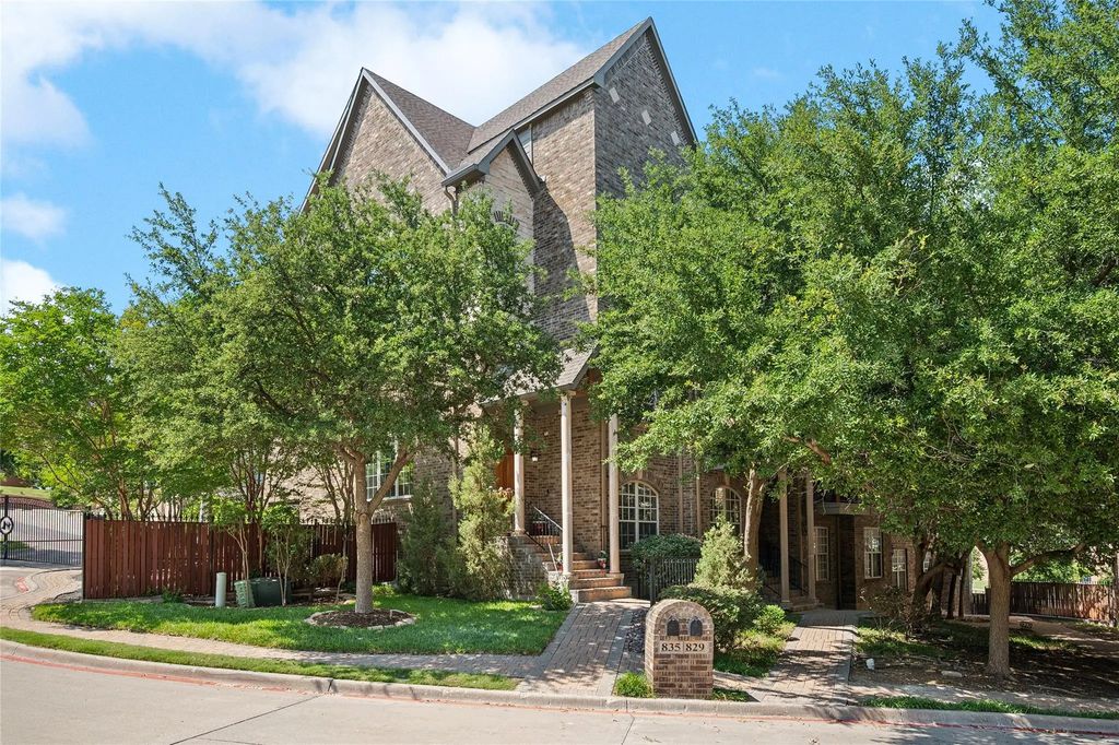 835 Rockingham Drive, Irving
