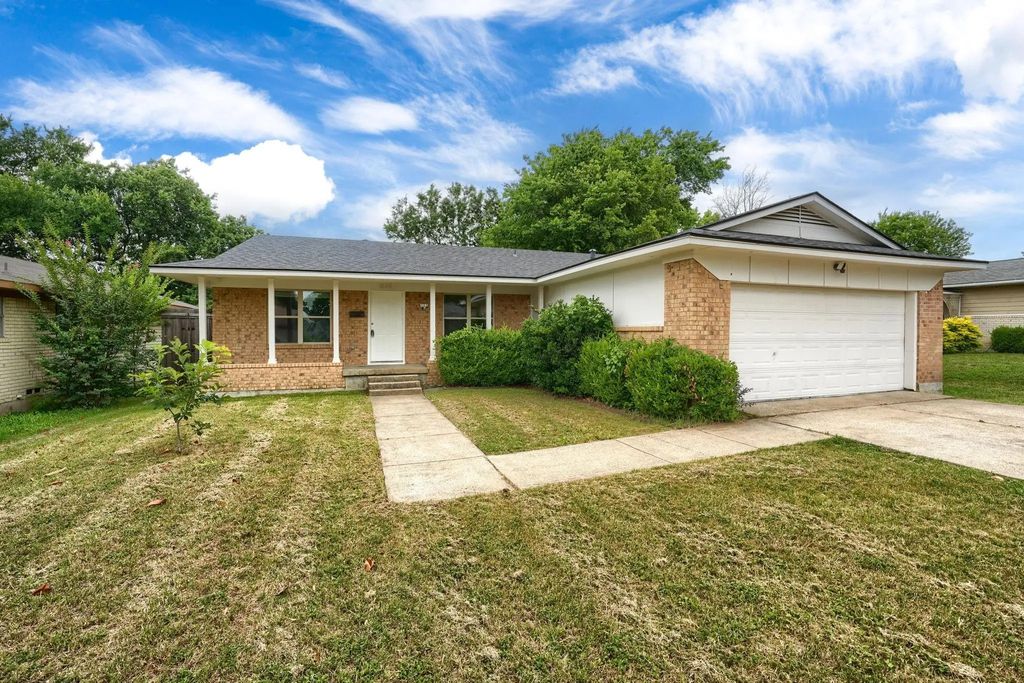 1246 Woodburn Trail, Dallas