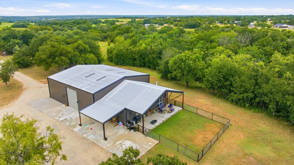1219 State Highway 6, Hico