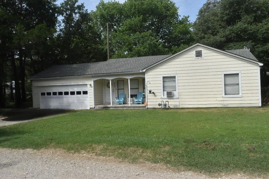 1015 Winkler Street, Ennis