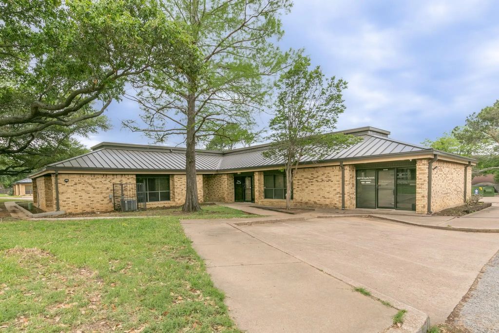 736 N Fielder Road, Arlington