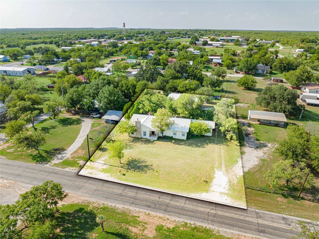 204 Fm 209 E, Woodson