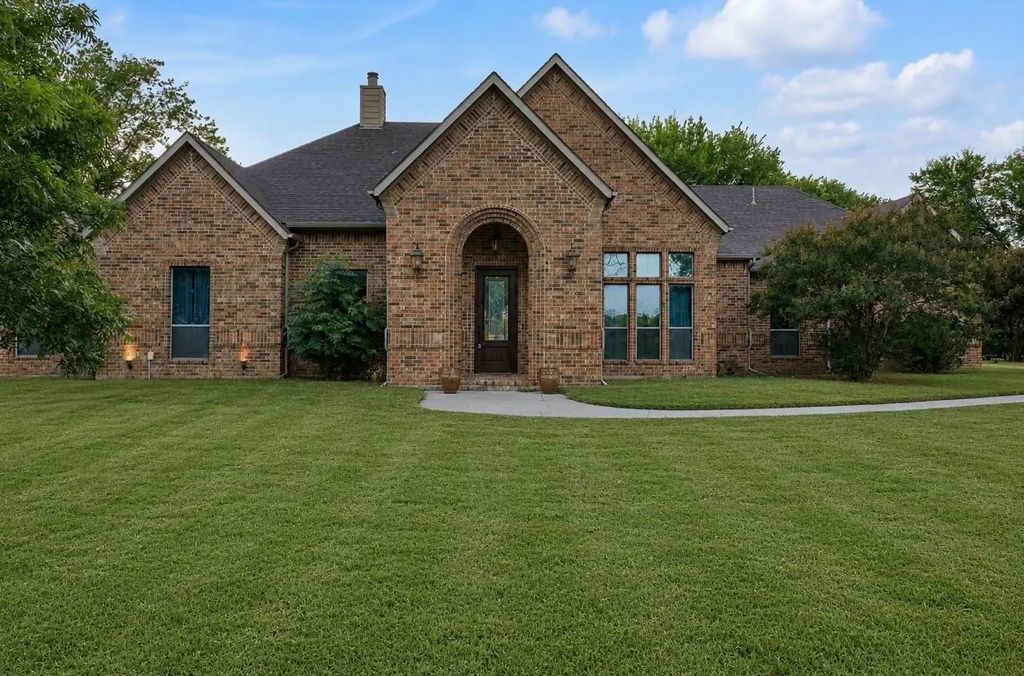 7777 County Road 272, Terrell
