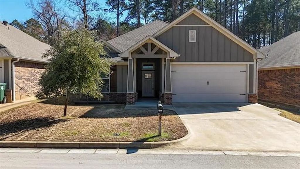 2927 Meadow Brook Trail, Tyler