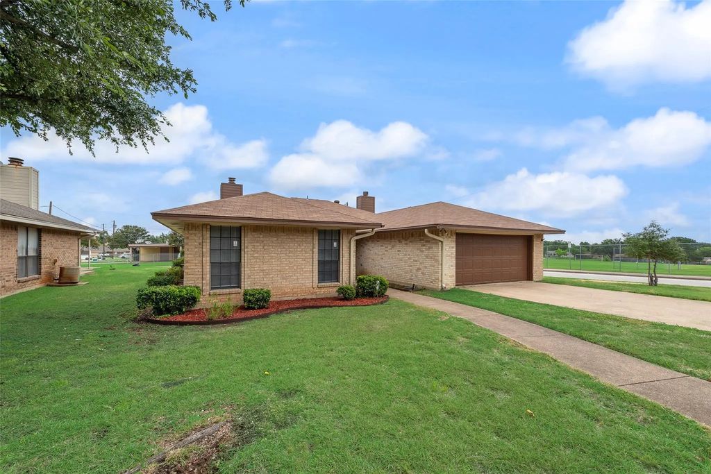 215 Silver Creek Drive, Duncanville