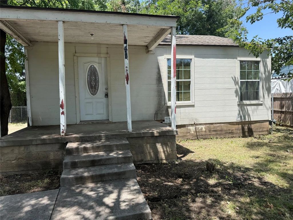 2631 Bentley Avenue, Dallas