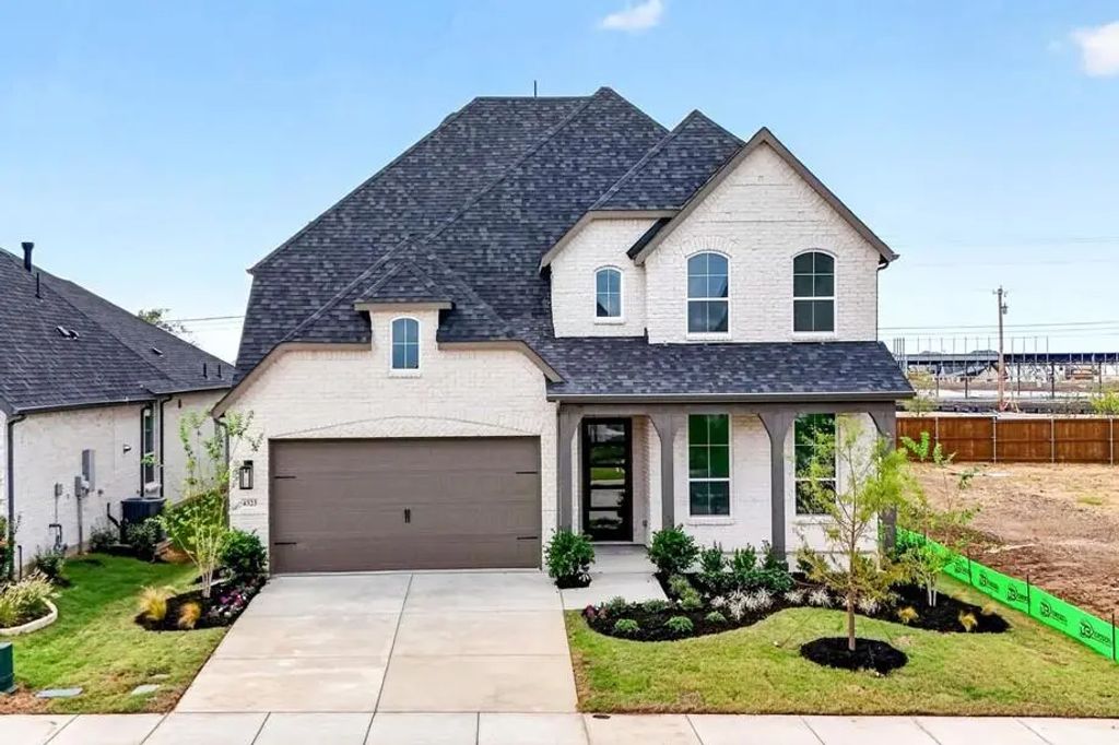 4323 Wildflower Lane, Oak Point